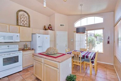Eat-in Kitchen