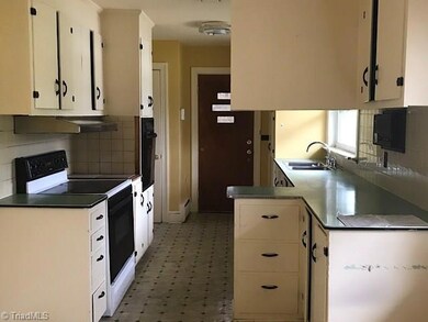 1719 Hattie Ave, Winston Salem, NC 27105 - photo 4