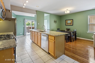 4915 N Hoyne Ave unit 2S, Chicago, IL 60625 - photo 5