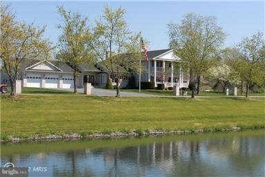 340 Meadowcreek Dr N, Chambersburg, PA 17202 - photo 3