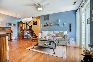008_Living Room (1)