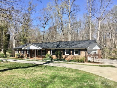 303 Brookmeade Dr, Statesville, NC 28625 - photo 2