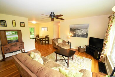 LIVING RM
