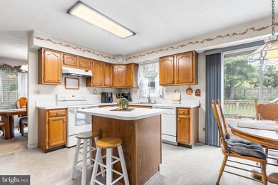 26 Jennifer Ln, Morrisville, PA 19067 - photo 6