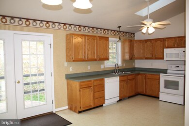 890 Wilderness Rd, Linden, VA 22642 - photo 5