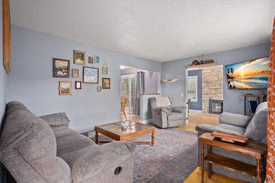 2719 4th St, Eau Claire, WI 54703 - photo 3