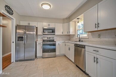 206 Lynfield Rd, Bristol, TN 37620 - photo 6