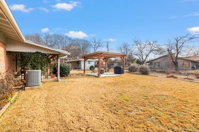 1003 Avenue B, Fredericksburg, TX 78624 - photo 6