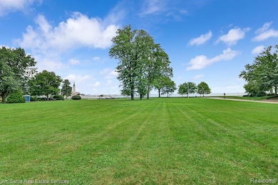 745- 749 Lake Shore Rd, Grosse Pointe Shores, MI 48236 - photo 5