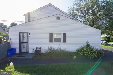 12613 Kingsfield Ln, Bowie, MD 20715 - photo 3