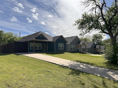 128 E Day St, Denison, TX 75021 - photo 2