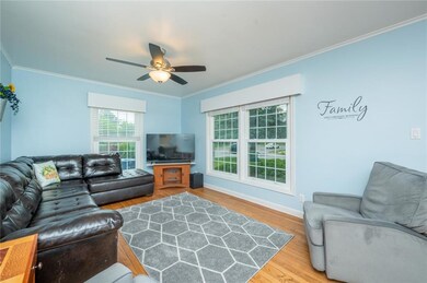 2218 55th St, Des Moines, IA 50310 - photo 3