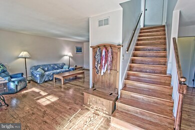 10040 Glenmere Rd, Fairfax, VA 22032 - photo 3