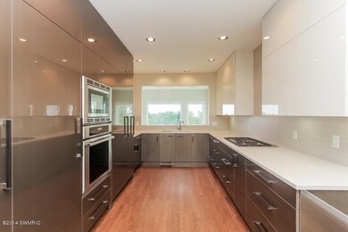 010-Kitchen-1292327-mls