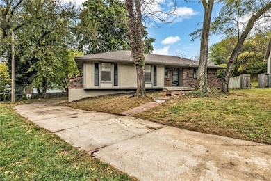 17800 E Whitney Rd, Independence, MO 64058 - photo 2