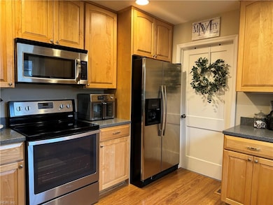 3716 S Queensgrove Cir, Virginia Beach, VA 23452 - photo 2