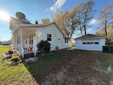 447 W State St, New Lisbon, WI 53950 - photo 2