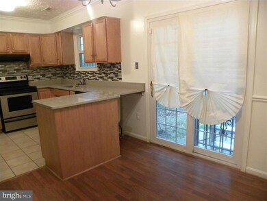 7451 Shady Glen Terrace, Capitol Heights, MD 20743 - photo 5