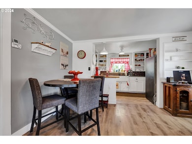 334 N 8th St, Cottage Grove, OR 97424 - photo 6