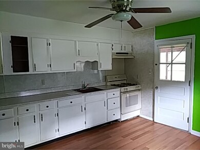 111 E Garrison Rd, Brookhaven, PA 19015 - photo 5