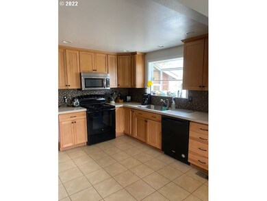 207 Adam Dr, Canyon City, OR 97820 - photo 3