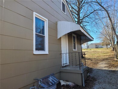 2510 S Hawthorne Ave, Independence, MO 64052 - photo 4