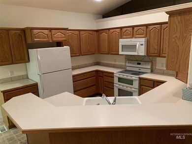 529 Spencer Cir, Burley, ID 83318 - photo 6