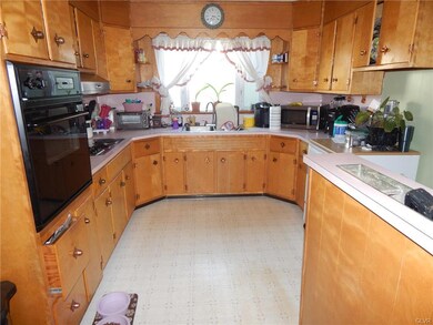 611 W Franklin St, Slatington, PA 18080 - photo 2