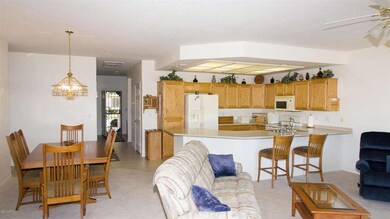 Dining & Kitchen