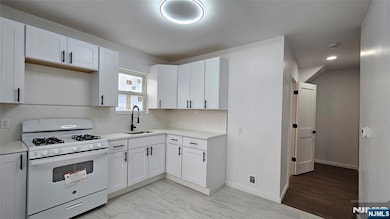 19 Florence St unit 2, Englewood, NJ 07631 - photo 2