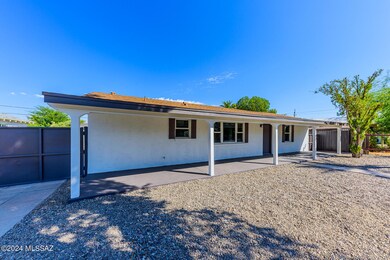 021 - 4233 E. Lester Street