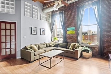 35 Channel Center St unit 208, Boston, MA 02210 - photo 4