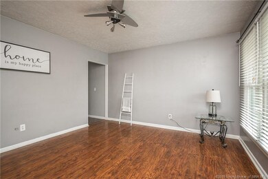 210 Venetian Way, New Albany, IN 47150 - photo 3