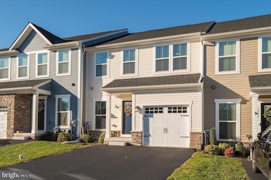 1215 Benjamin Dr, Kennett Square, PA 19348 - photo 2