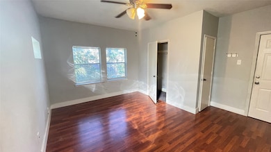 Bright & light filled with gleaming floors in this quaint studio apartment in Lakewood.