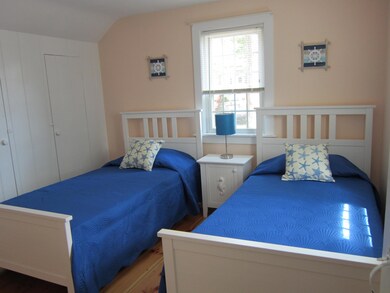 twin bed 1