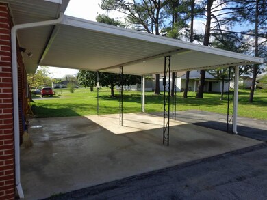 111 Whiteside St, Shelbyville, TN 37160 - photo 3