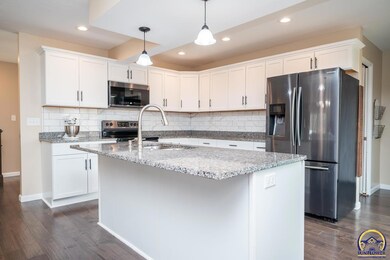 5232 SW Fairlawn Rd, Topeka, KS 66610 - photo 4