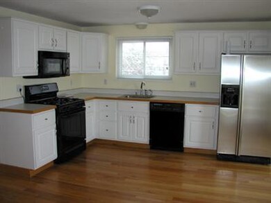 16 Off Conwell St unit 1-2, Provincetown, MA 2657 - photo 2