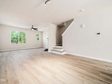 9-web-or-mls-3825 Cary Glen-32