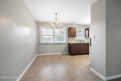 3547 Lisbon Ln, Louisville, KY 40218 - photo 7