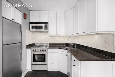 337 W 20th St unit 1B, New York, NY 10011 - photo 3