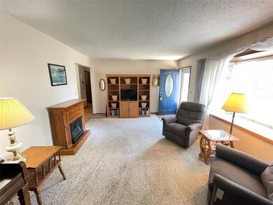 2908 Iris Ave NW, Cedar Rapids, IA 52405 - photo 6