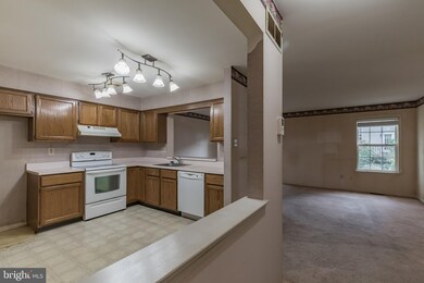 166 Queensbury Place unit 191, Doylestown, PA 18901 - photo 4