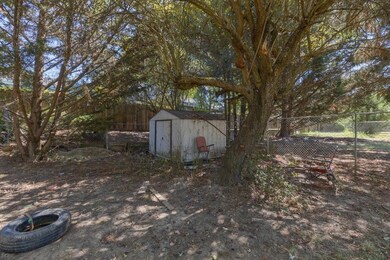 1220 Valley View Dr, Medford, OR 97504 - photo 4