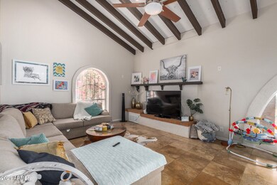 Family room 3