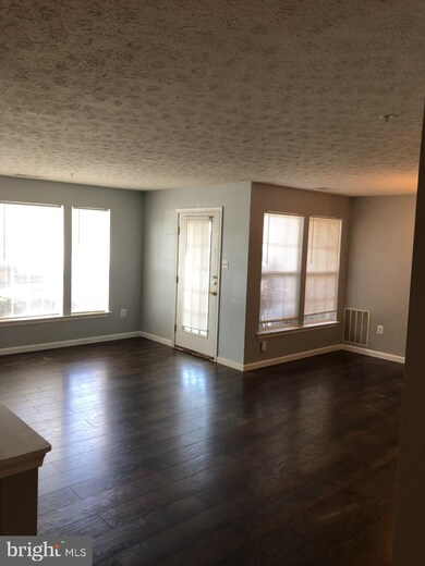 2037 Hunting Ridge Dr, Owings Mills, MD 21117 - photo 3