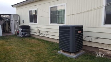 305 N 7th St W, Homedale, ID 83628 - photo 7