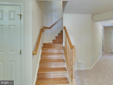 2577 Chase Wellesley Dr, Herndon, VA 20171 - photo 2