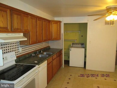 4167 Hollins Ferry Rd, Halethorpe, MD 21227 - photo 4